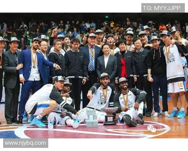 赛后复盘:杭州篮球队与成都篮球队速度较量的深度分析与启示 赛后复盘:杭州篮球队与成都篮球队速度较量的深度分析与启示